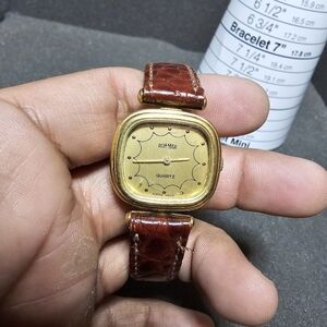 Vintage Roamer Quartz Swiss Made Watch Gold Tone Not Working For Parts Or Repair